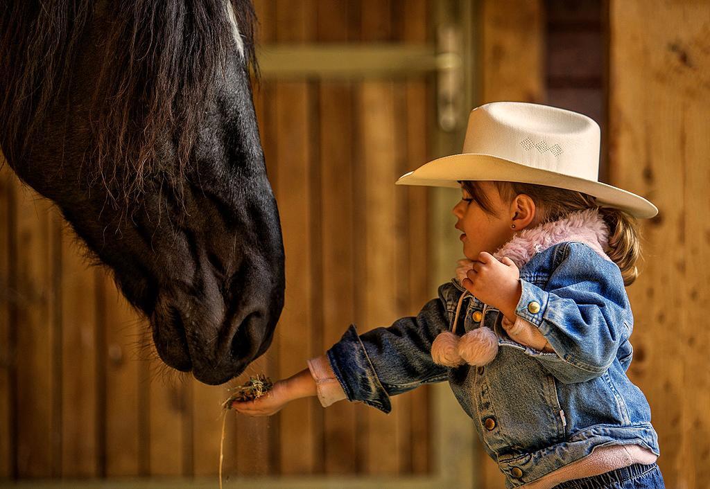 El Bronco Working Ranch Izsak ภายนอก รูปภาพ